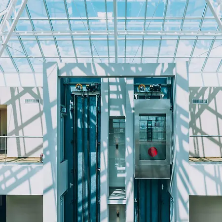 Отель Ramada By Wyndham Констанца