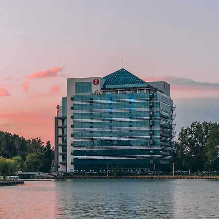 Ramada By Wyndham Отель