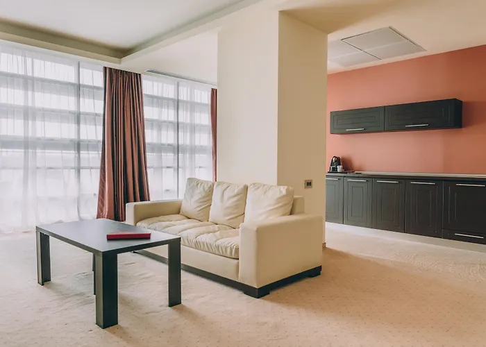 Ramada By Wyndham Hotel Constança