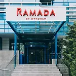Ramada By Wyndham 콘스탄차