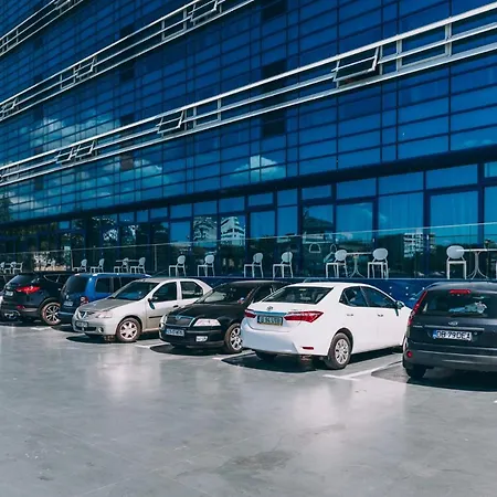 Hotel Ramada By Wyndham Constanta 4*