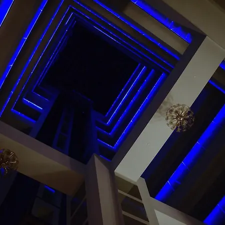 康斯坦察温德姆华美达酒店