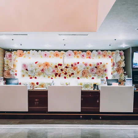 Hotel Ramada By Wyndham Constanta 4*