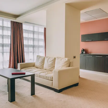 Ramada By Wyndham فندق كونستانتا