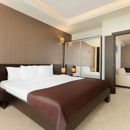 Ramada By Wyndham 4* كونستانتا
