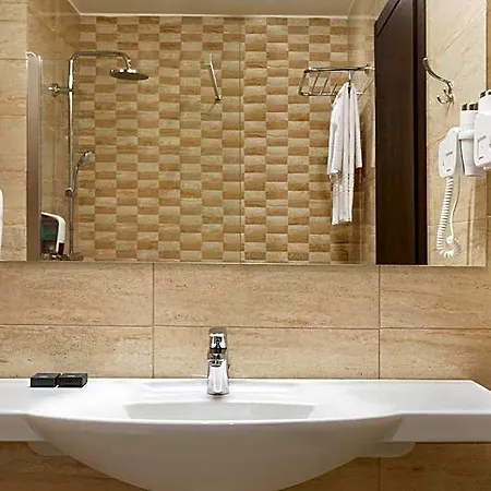 Ramada By Wyndham 4* Constanta