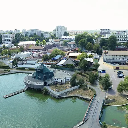 Hotel Ramada By Wyndham Constanta 4*