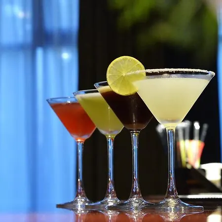 康斯坦察温德姆华美达酒店 酒店 4*
