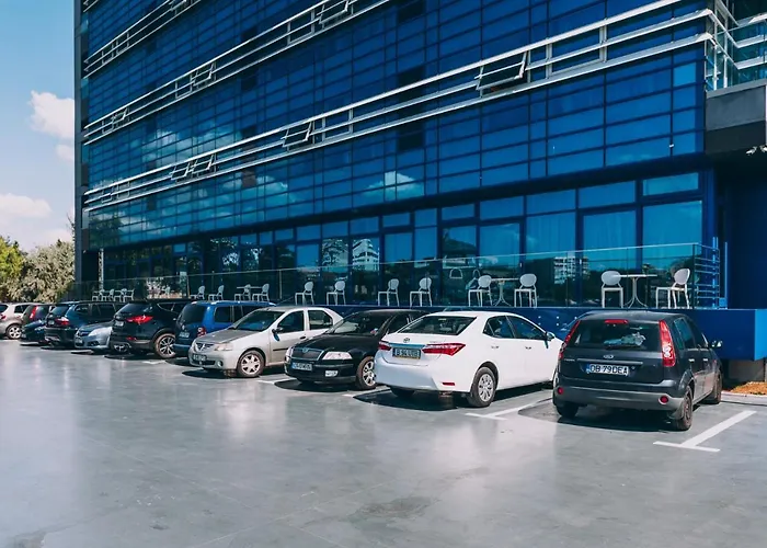 Отель Ramada By Wyndham 4*