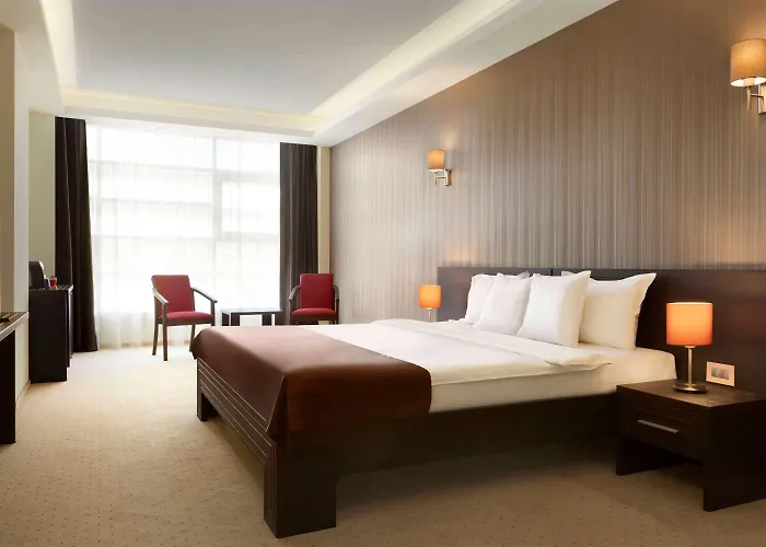 Ramada By Wyndham Отель