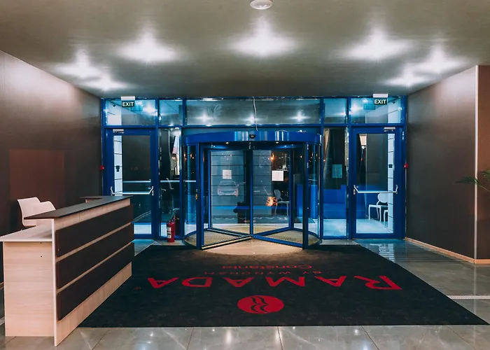 Отель Ramada By Wyndham Констанца