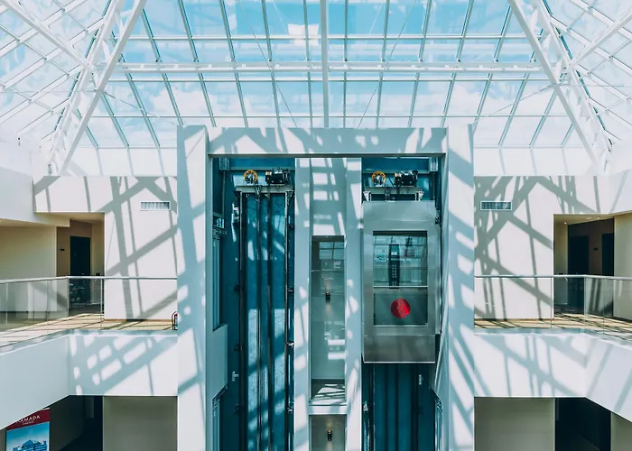 Отель Ramada By Wyndham Констанца