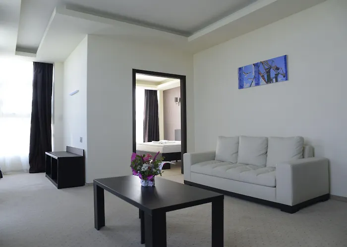 Отель Ramada By Wyndham 4*