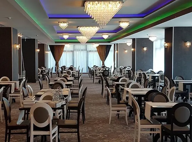 Ramada By Wyndham Отель